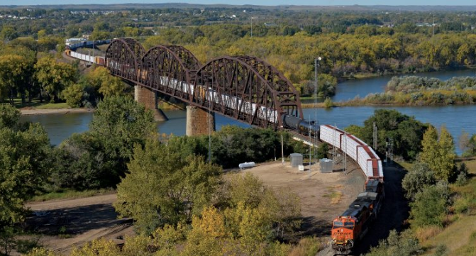 The Bismarck-Mandan Rail Bridge spans the Missouri River between Bismarck, N.Dak., and Mandan, N.Dak. (Bruce Kelly)